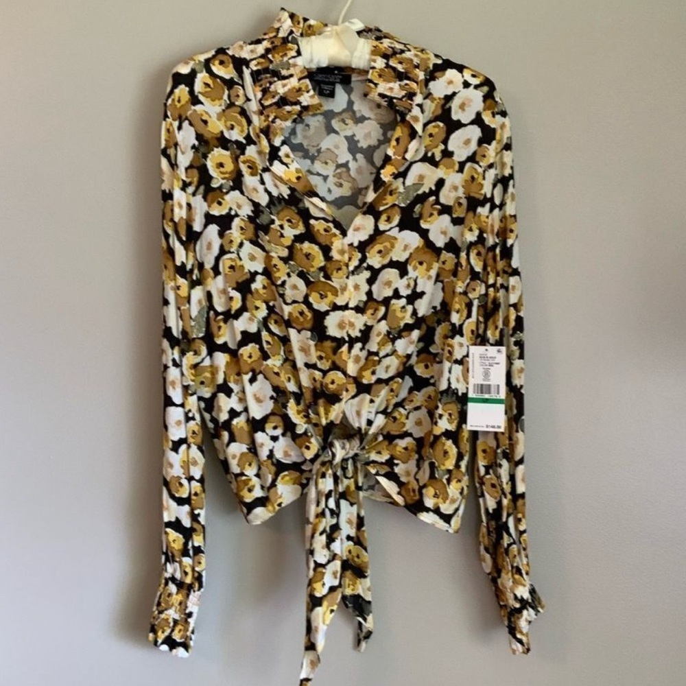 Karen Kane Medium Black & Gold Women’s Button Down blouse - Picture 2 of 5